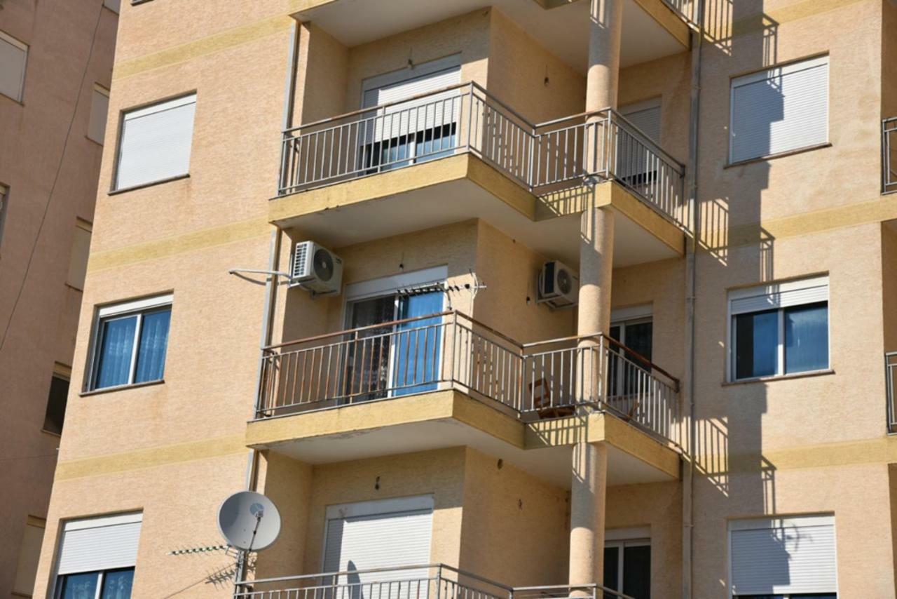 Gzim'S Apartment Durres Ngoại thất bức ảnh