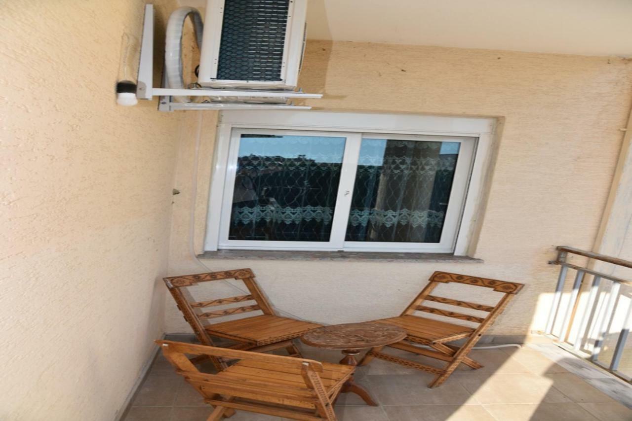 Gzim'S Apartment Durres Ngoại thất bức ảnh