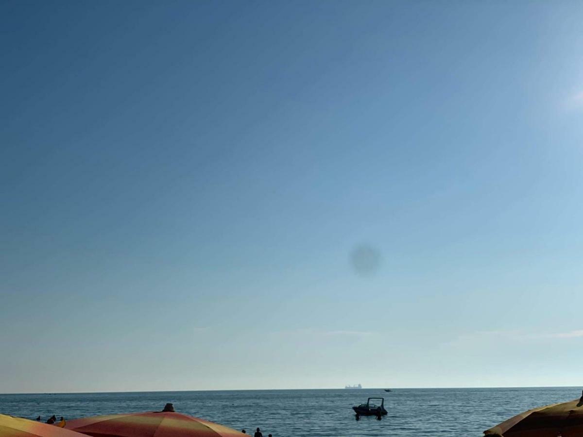 Gzim'S Apartment Durres Ngoại thất bức ảnh